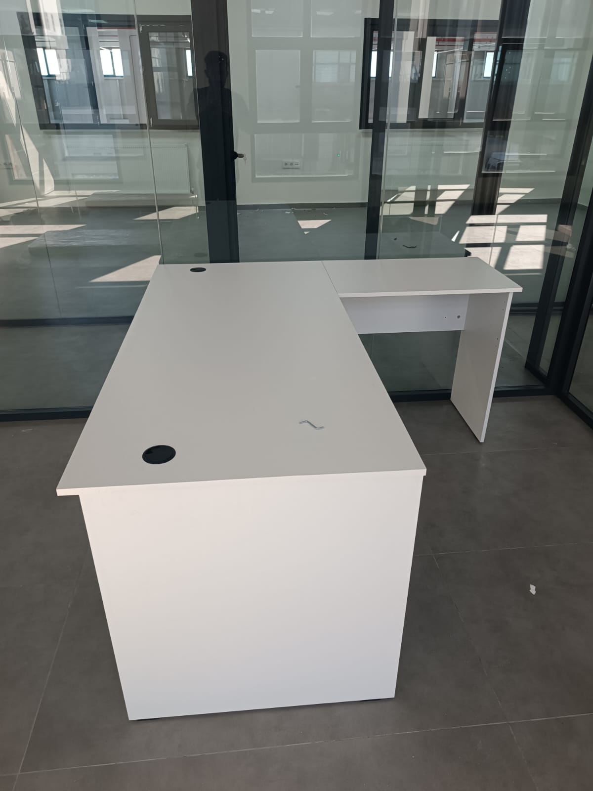 Ofis Masa Montajı fotoğrafı