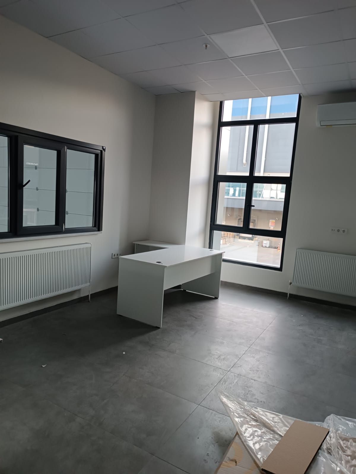 Ofis Masa Montajı fotoğrafı