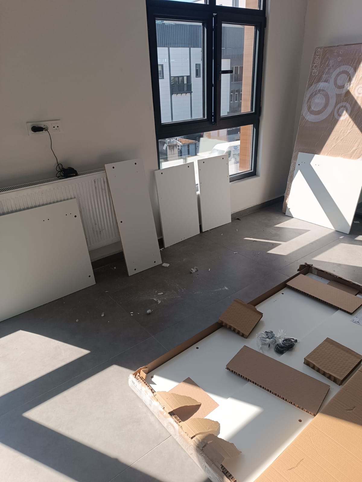 Ofis Masa Montajı fotoğrafı
